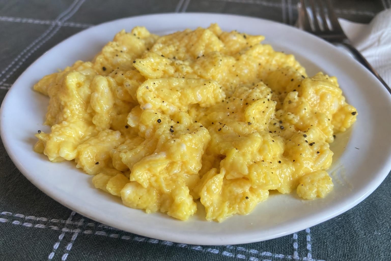 Scrambled Eggs using Microwave